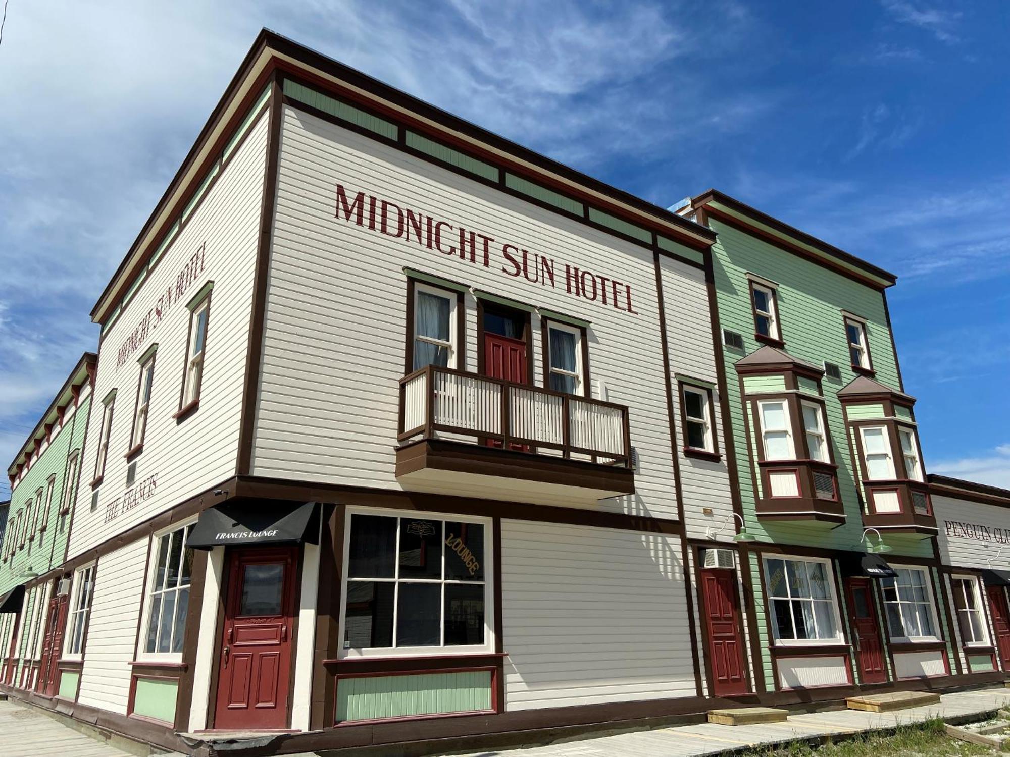 Midnight Sun, A Coast Hotel Dawson City Exterior photo